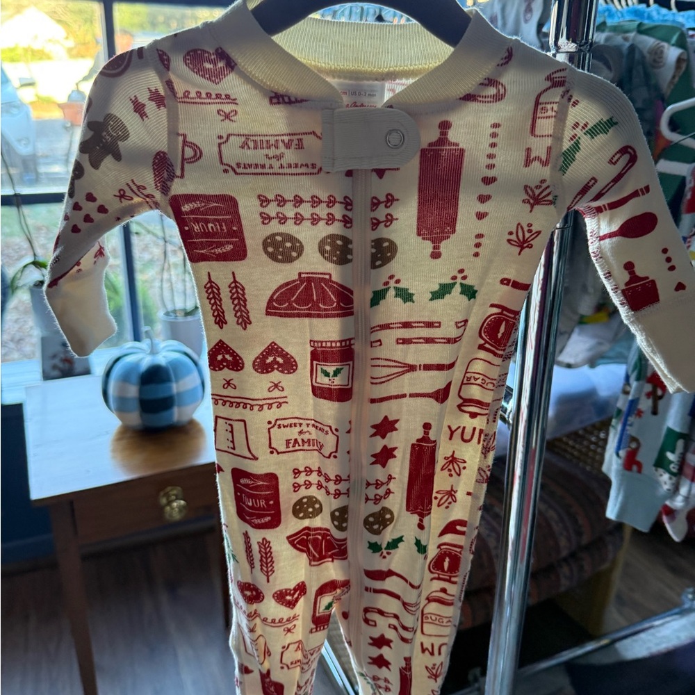 Hanna Andersson Red and Green Kids Pajama Set